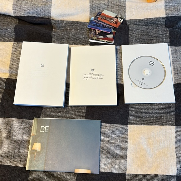 BTS Album - BE (smaller version) - Picture 2 of 2